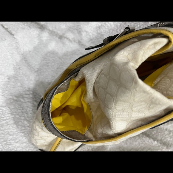 Nine West cream and gray w trim of mustard medium shoulder bag w side pockets - Picture 2 of 5